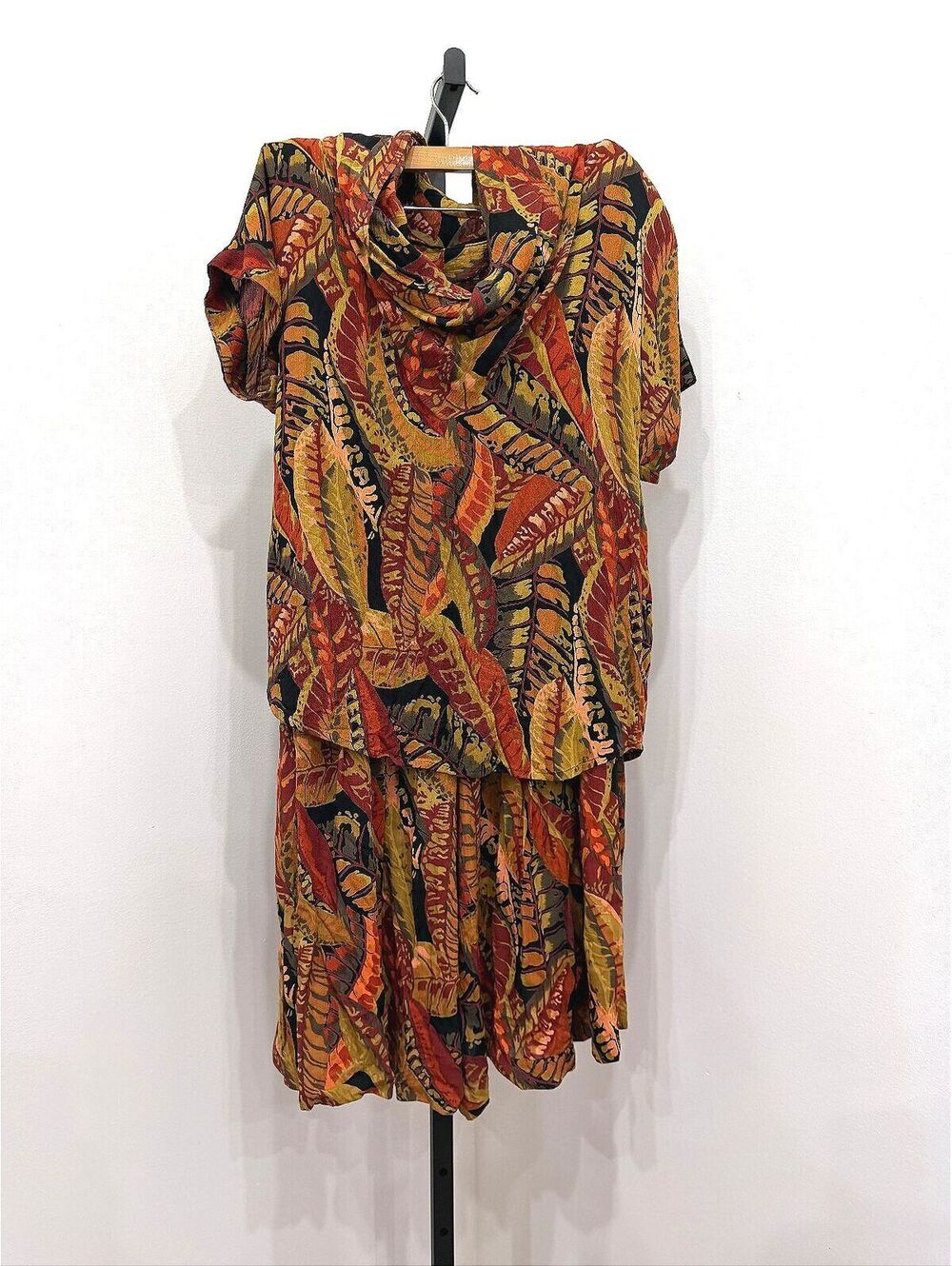 Vintage Style Multicolor Leaf Pattern Pant Set with Cowl Neck Componix Medium